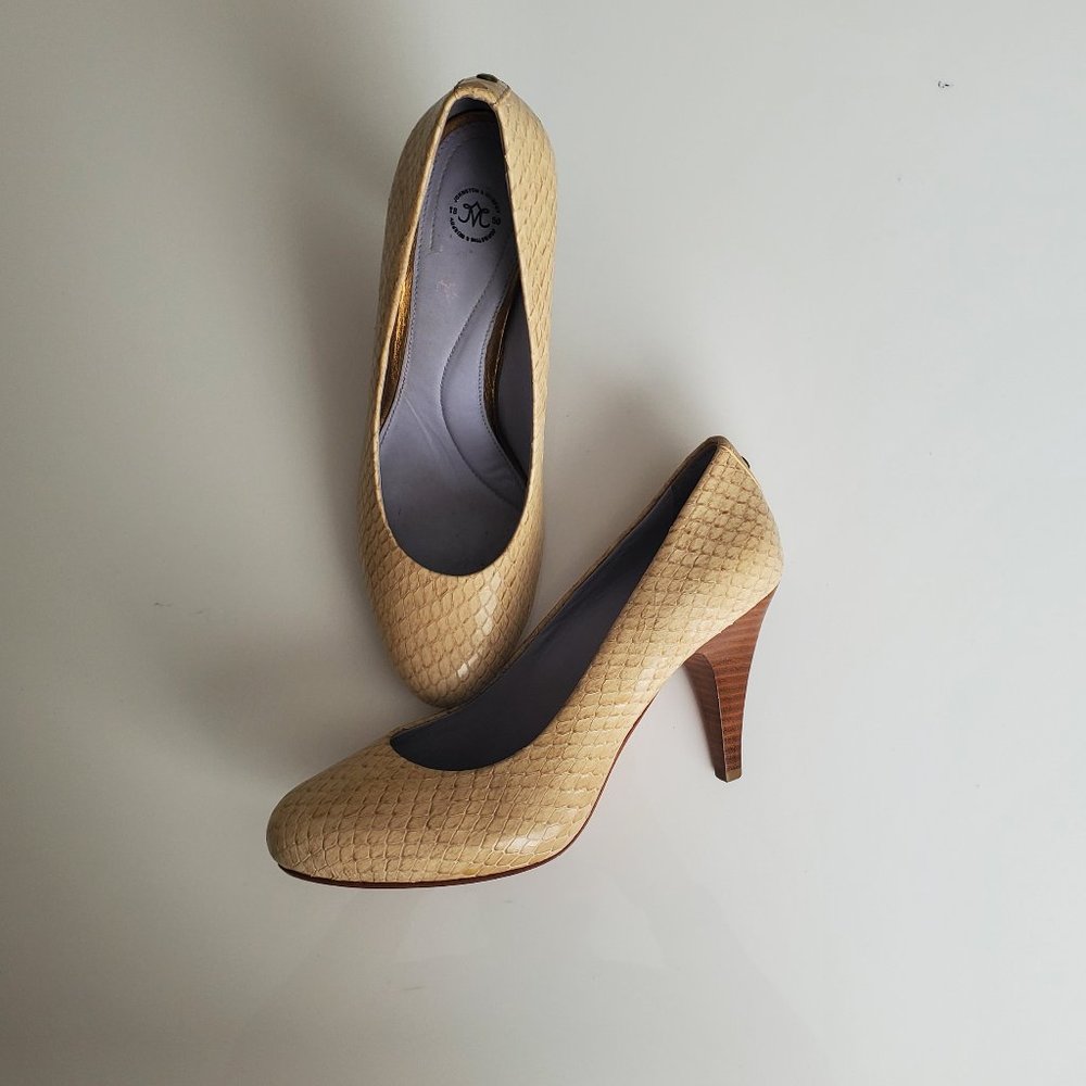 Johnston and Murphy Heels Size 7.5